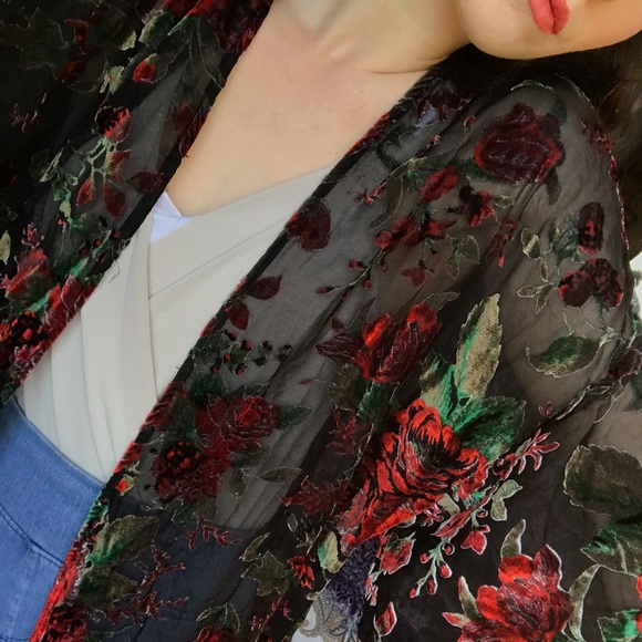 Floral red rose see through Shaw - Picture 2 of 4